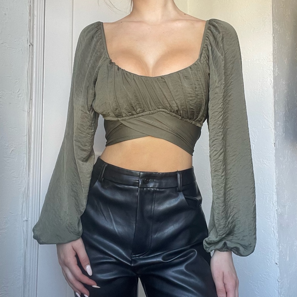 Olive green long sleeve crop
